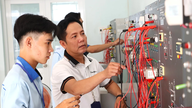 Four vocational schools were merged to establish Ca Mau College.