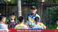 「タインホアのメッシ」ことレ・クオック・フオンが、タインホア新聞社とラジオ・テレビ局主催の子供サッカー大会で初めて指揮を執る。