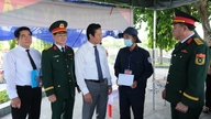 Le vice-président du Comité populaire provincial, Pham Tan Hoa, a rendu visite aux équipes chargées de collecter des échantillons des restes des soldats tombés au combat et les a encouragées.