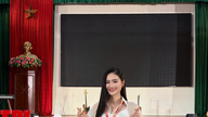 Mademoiselle Ý Nhi fait ses débuts en tant que conférencière, partageant « l'incertitude » de la jeunesse.