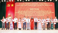 Dzielnica Binh Phuoc ogłasza rezolucje i decyzje dotyczące tworzenia i reorganizacji dzielnic.