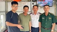 Pulau Co To: Polis segera memulangkan dompet yang mengandungi lebih 17 juta VND kepada pelancong.