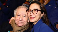 De reden waarom Michelle Yeoh en haar rijke echtgenoot 19 jaar hebben gewacht met trouwen.
