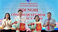 La comuna de Nam Cam Ranh anuncia decisiones relativas a asuntos de personal.