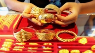 Prețurile aurului astăzi, 1 iulie 2026: Prețurile lingourilor de aur SJC 9999 și ale inelelor simple de aur și prețurile mondiale ale aurului.