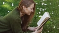 5 συνήθειες που βοηθούν στη βελτίωση της μνήμης και στη διατήρηση της υγείας του εγκεφάλου.