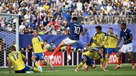 Mbappé teki kaksi maalia Ruotsia vastaan, Ranska kohtaa Paraguayn neljännesvälierissä.