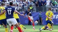 Cú đúp của Mbappe giúp Pháp đè bẹp Thụy Điển