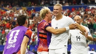 Haaland fa piangere di gioia suo padre e supera Ronaldo in una sorprendente statistica dei Mondiali.