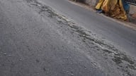 Myndighederne leder efter det køretøj, der spildte en stor mængde frisk beton på Ngu Binh Street.