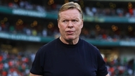 O técnico Ronald Koeman anuncia sua saída da seleção holandesa.