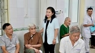 Thanh Xuan Ward conducts regular health check-ups and free screenings for residents, and expresses gratitude to those who have rendered meritorious service.