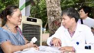 Hanoi kommer att erbjuda gratis hälsokontroller för 9,2 miljoner människor och utfärda sjukförsäkringskort till de över 60 år från och med den 1 juli.