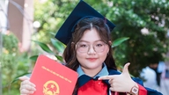 Ho Chi Minh şehrindeki bir okulda, B Grubu'nda ülke çapında en yüksek puanı alan iki öğrenci bulunuyor.