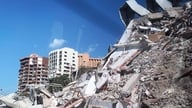 Vietnamesiske redningsstyrker når frem til stedet, hvor 15 mennesker stadig er fanget i Venezuela.