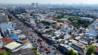 La ville d'Hô Chi Minh-Ville possède un coefficient K, allant de 1 à 7, qui avantage les personnes dont les terres sont gagnées sur la mer, car leur relogement sur des terrains résidentiels n'augmente pas les coûts.