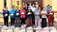 Bac Ninh: 61 gavepakker distribuert for å støtte husholdninger som flytter for Gia Binh lufthavnprosjekt.