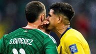 Den anden spiller, der fik et rødt kort for at dække for munden ved VM i 2026.
