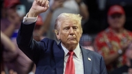 Avslører Trumps «massive» inntekter fra kryptovalutahandel.