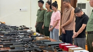 Policja Quang Tri rozbiła rozległą sieć zajmującą się produkcją i handlem bronią wojskową.