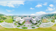 한 중학교에서 최고 성적을 거둔 학생 7명이 라오까이 특수 고등학교에 입학 허가를 받았습니다.