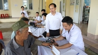 Đưa dịch vụ y tế chất lượng đến với người dân xã đảo Cái Chiên