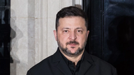 Republik Czech mahu melucutkan penghormatan tertinggi negara Zelensky.