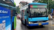 Hanoi, bir otobüs çalışanının bir yolcudan otobüsten inmesini istediği iddiasıyla ilgili olaya dair bilgileri açıklığa kavuşturdu.