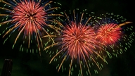 Quang Tri: Spettacolo pirotecnico alla cerimonia di apertura del Festival della Pace la sera del 4 luglio.
