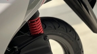 De prijzen van de nieuwste Vision-scooters zijn drastisch gedaald tot ongekende dieptepunten, waardoor ze door hun uitzonderlijk lage prijs concurrerend zijn met elektrische scooters.