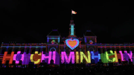 Uno spettacolo di luci 3D Mapping mozzafiato celebra il 50° anniversario di Ho Chi Minh City.