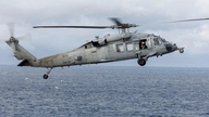 Un hélicoptère militaire américain s'écrase dans la mer d'Arabie.