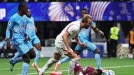 Dommerarbejde og VAR i Englands comeback-sejr mod Congo udløste intens kontrovers: Dykkede Harry Kane?