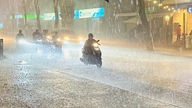 Prognoza meteo pentru 2 iulie: Depresiunea tropicală se va transforma probabil într-o furtună.