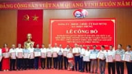 În urma unei reorganizări reușite, oficialii din cele 13 sate și zone rezidențiale recent unite din comuna Thieu Trung, provincia Thanh Hoa, au primit deciziile de repartizare.