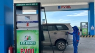 Næsten 800 millioner liter E10-benzin blev forbrugt på en måned.