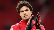 Thủ môn Man United bị cười cợt vì... ăn táo khi đội nhà đang thua