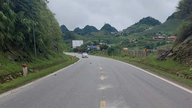 Proyek percontohan untuk memasang rambu jalan reflektif bertenaga surya di Jalan Raya Nasional 6.