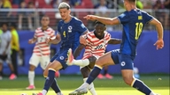 Výsledky mistrovství světa ve fotbale 2026: USA 2:0 Bosna a Hercegovina: Balogun skóroval, ale dostal červenou kartu; domácí USA se po 12 letech chystají na „odvetu“ s Belgií.