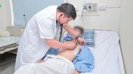 Sin tener en cuenta su pectus excavatum congénito, un niño de 13 años sufrió una grave compresión del corazón y los pulmones.