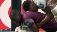 Un momento interesante entre la superestrella inglesa y el portero del Congo.