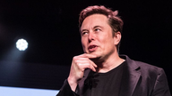Entwickelt Elon Musks SpaceX etwa mysteriöse KI-Hardware, die dünner ist als das iPhone?