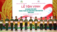 La police provinciale d'An Giang a honoré 91 personnes exceptionnelles pour leur participation au don de sang volontaire.