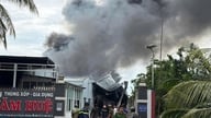 Un important incendie s'est déclaré dans une usine de fabrication de boîtes en polystyrène à Dong Thap.