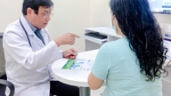 O femeie în vârstă de 49 de ani s-a îngrășat aproape 30 kg într-un an, medicii atribuind cauza insomniei.
