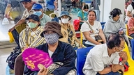 ¿Cómo está simplificando y reduciendo la ciudad de Ho Chi Minh los procedimientos de derivación para las personas mayores?