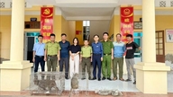 Hai Phong: Menyerahkan haiwan liar yang jarang ditemui dan terancam.