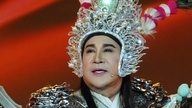 Kim Tu Long enthüllt Details einer riesigen Live-Show mit über 100 Künstlern.
