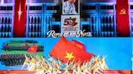 „Numele glorios al Marelui Conducător” recreează călătoria de 50 de ani a orașului Saigon - Gia Dinh, numit după președintele Ho Și Min.