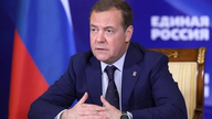 Der stellvertretende Vorsitzende des russischen Sicherheitsrates ist im Iran eingetroffen, um an der Beerdigung des verstorbenen Obersten Führers teilzunehmen.